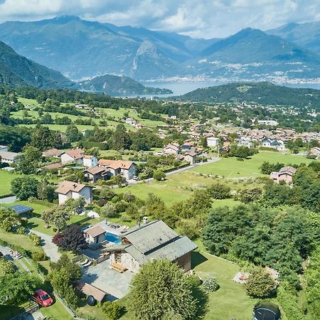 Chalet Con Piscina E Vista Panoramica Colico Zewnętrze zdjęcie