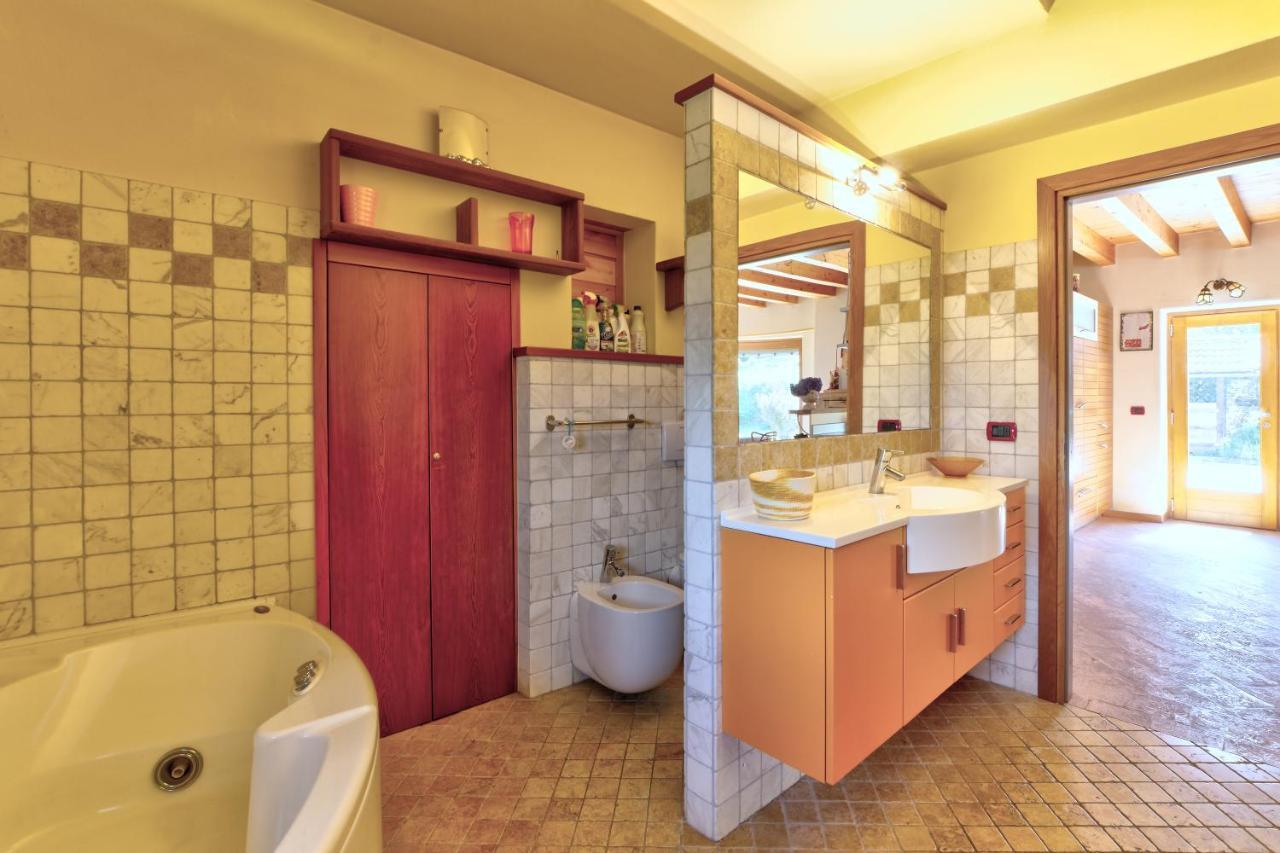 Chalet Con Piscina E Vista Panoramica Colico Zewnętrze zdjęcie