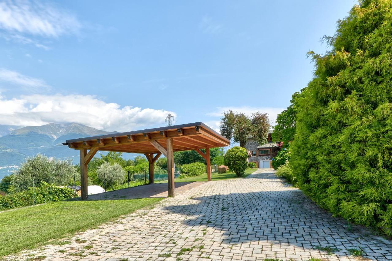 Chalet Con Piscina E Vista Panoramica Colico Zewnętrze zdjęcie